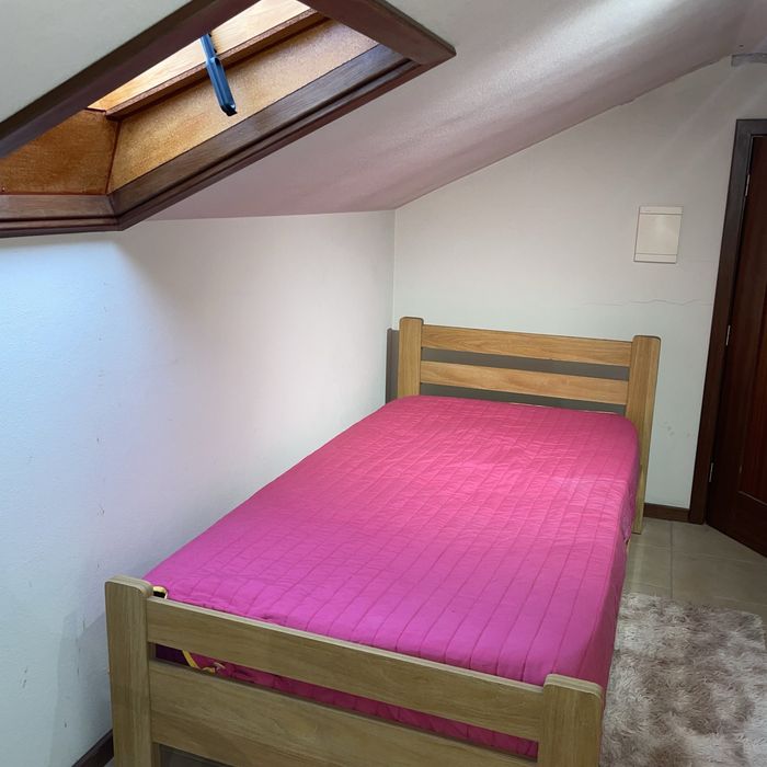 Quarto com cozinha e wc privativo