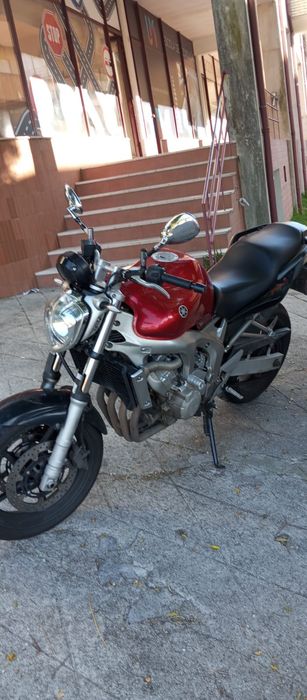 Moto Yamaha FZ06