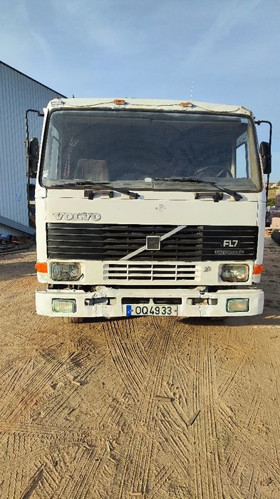 Volvo modelo FL7