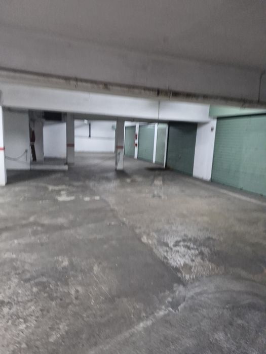 Vende se garagem em box fechada  proximo da rotunda do hospital