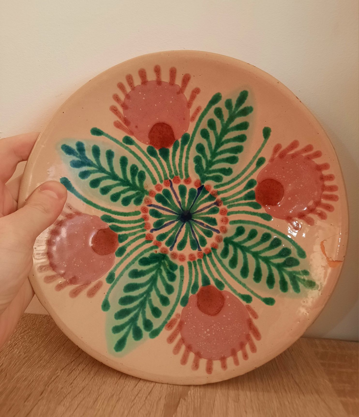 Настенная тарелка старинная керамика роспись