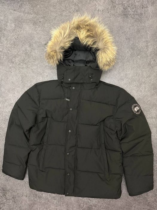 Canada Goose Puffer Jacket Black Logo