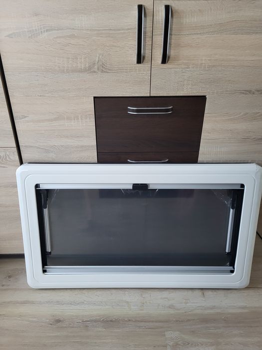 Okno do przyczepy, camera, kampera