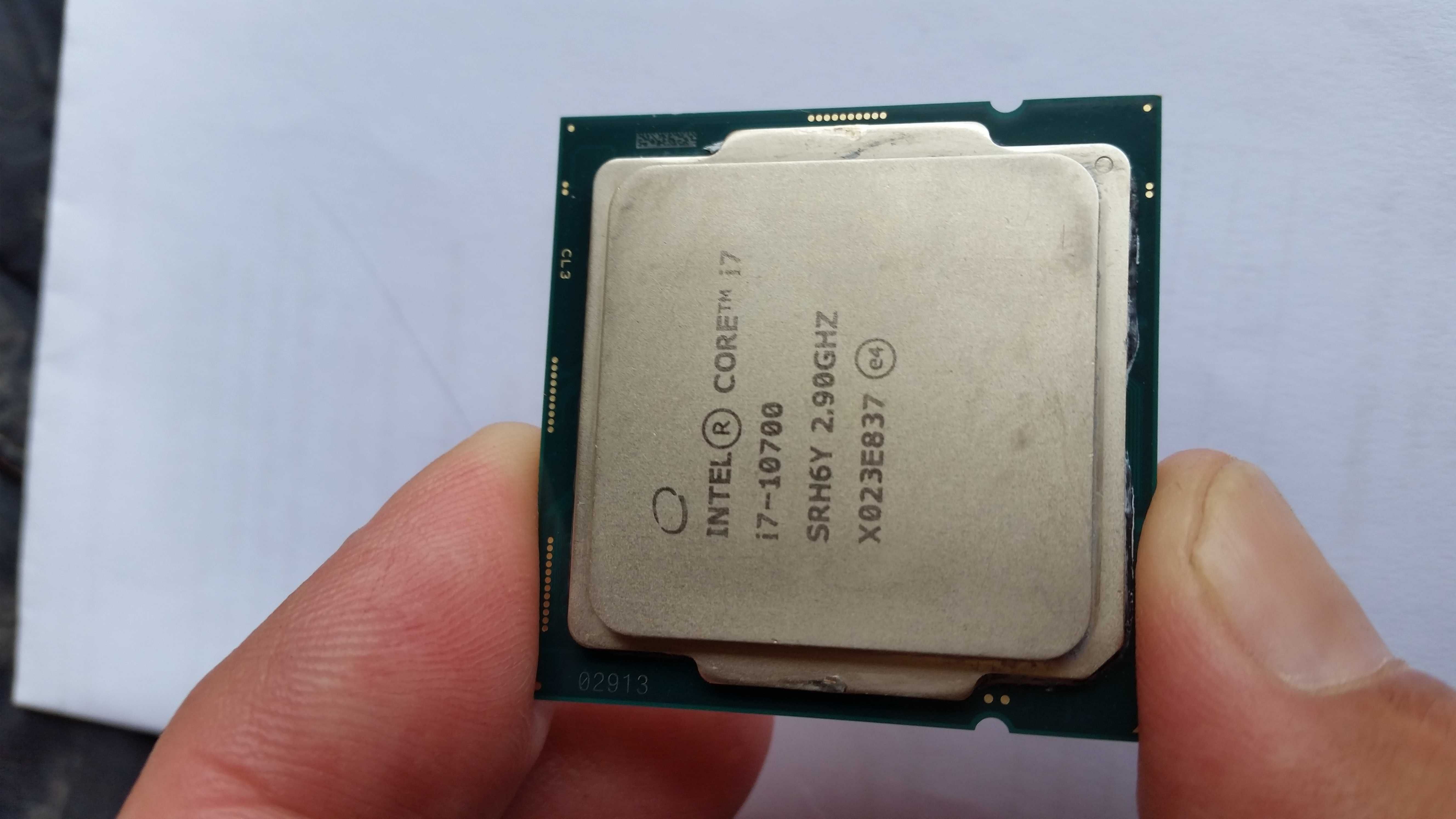 Процесор Intel I7-10700