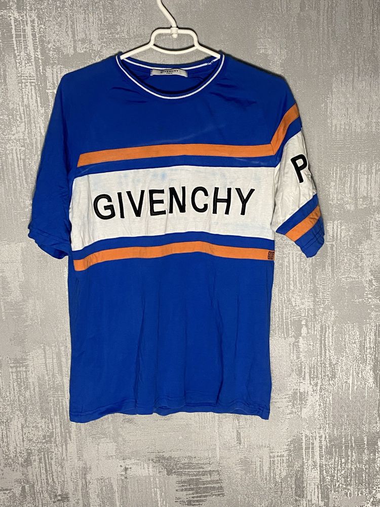 Футболка Givenchy