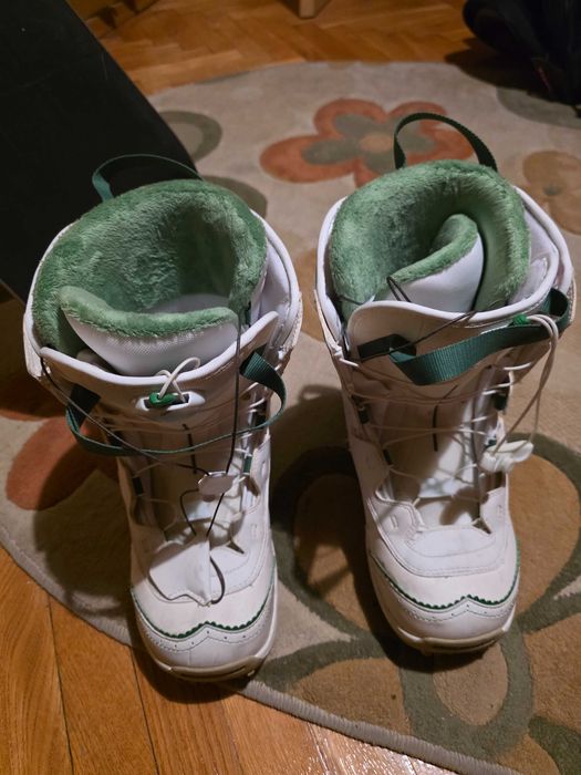 Deska snowboardowa 150cm z butami