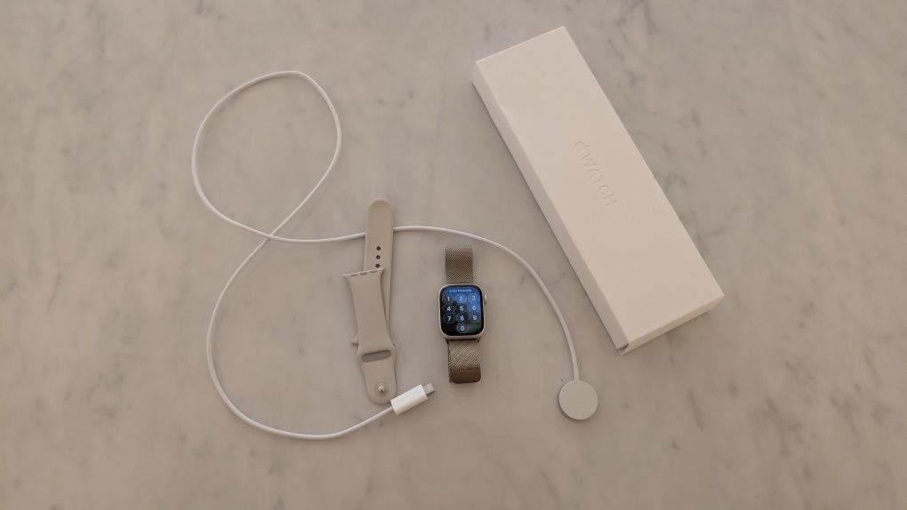 Apple Watch S9 41mm Cellular + bracelets