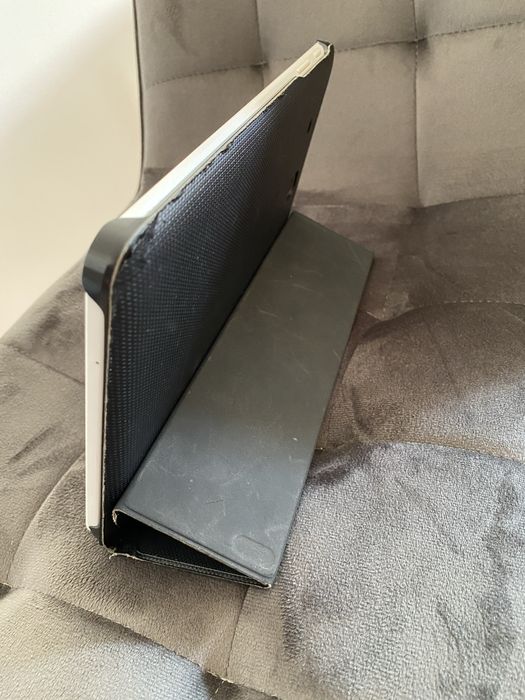 Sprzedam tablet Samsung Galaxy Tab (model SM-T561)