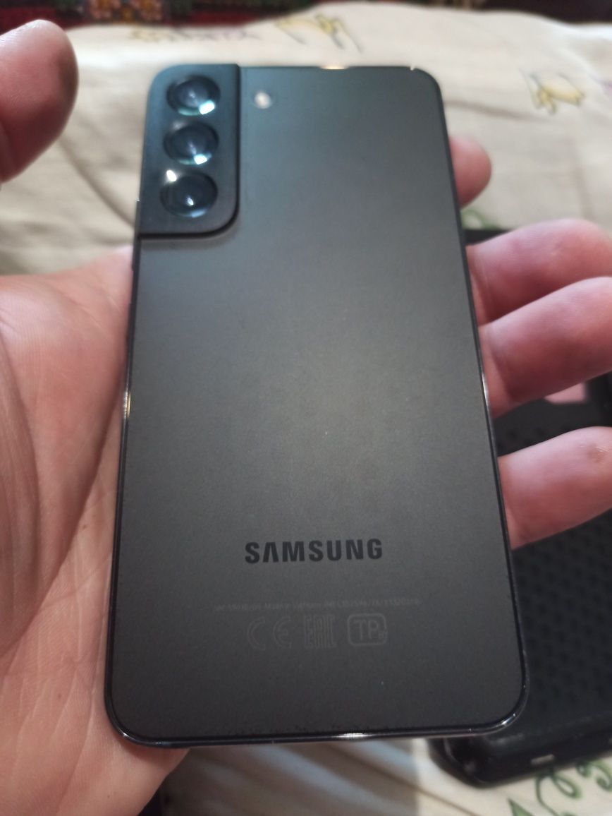 Samsung S22 8/256