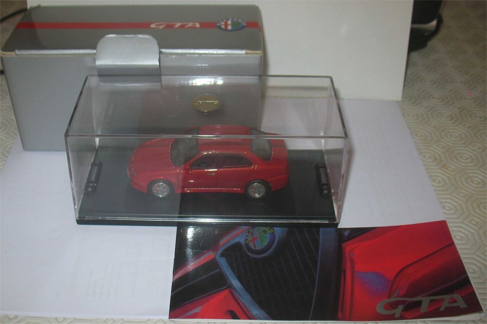 Alfa Romeo 156 GTA - Berlina (Escala 1/43)