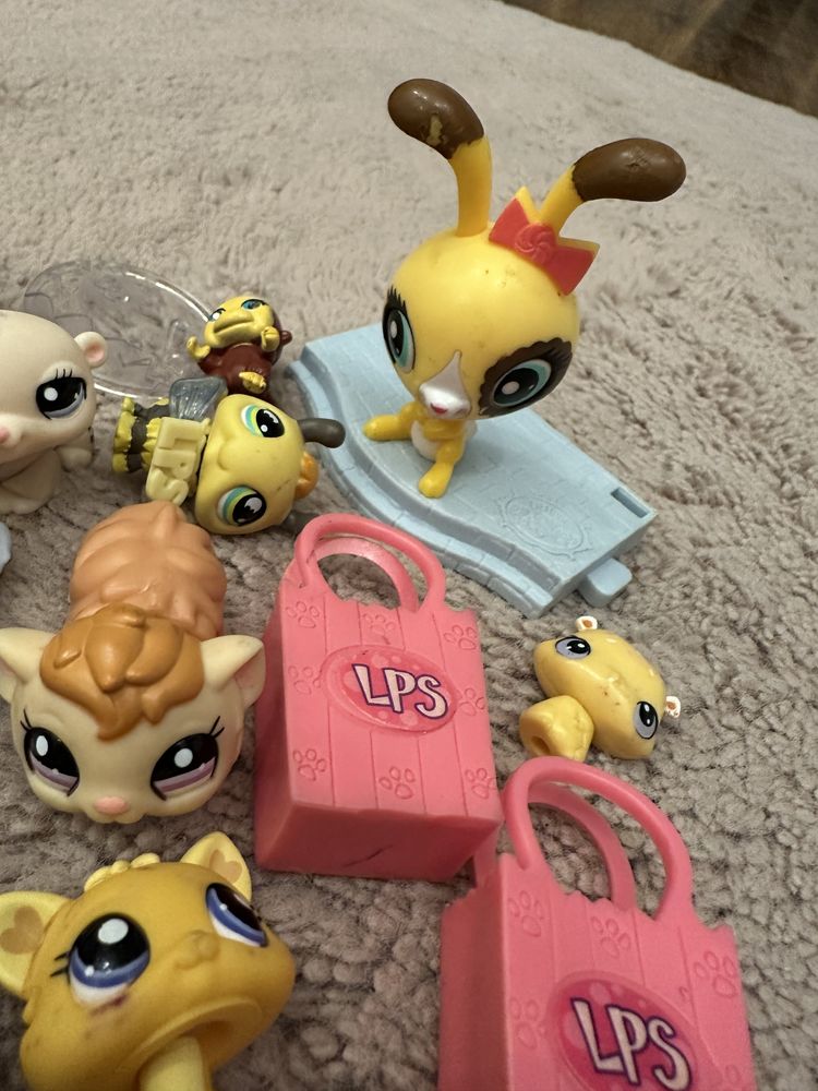 Zestaw figurek littlest pet shop lsp oraz akcesoriów i dodatków