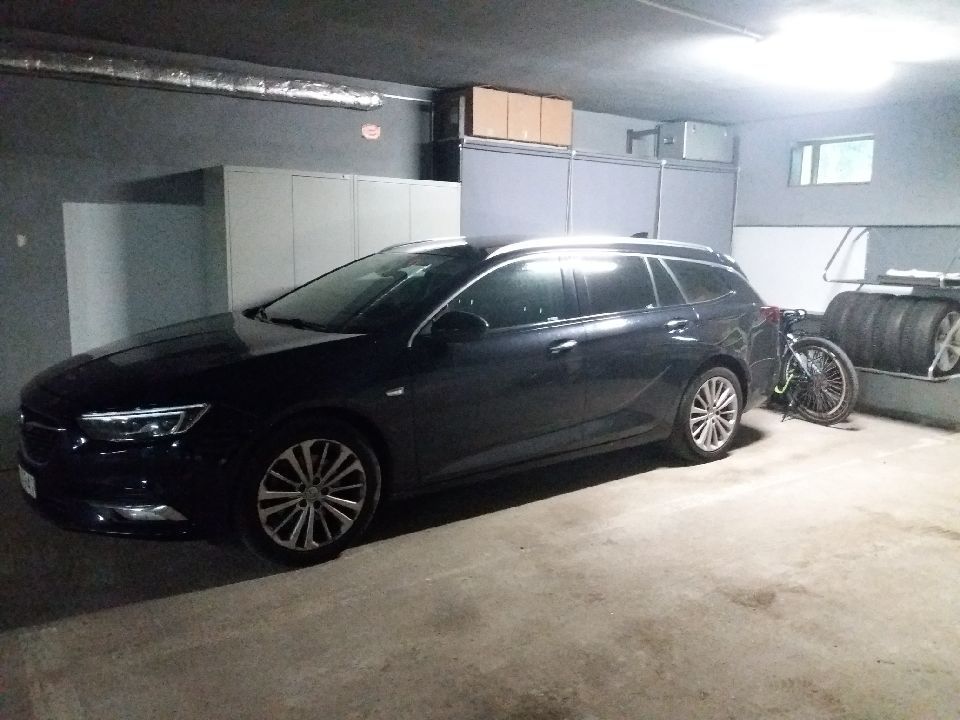 Miejsce garażowe postojowe pod blokiem