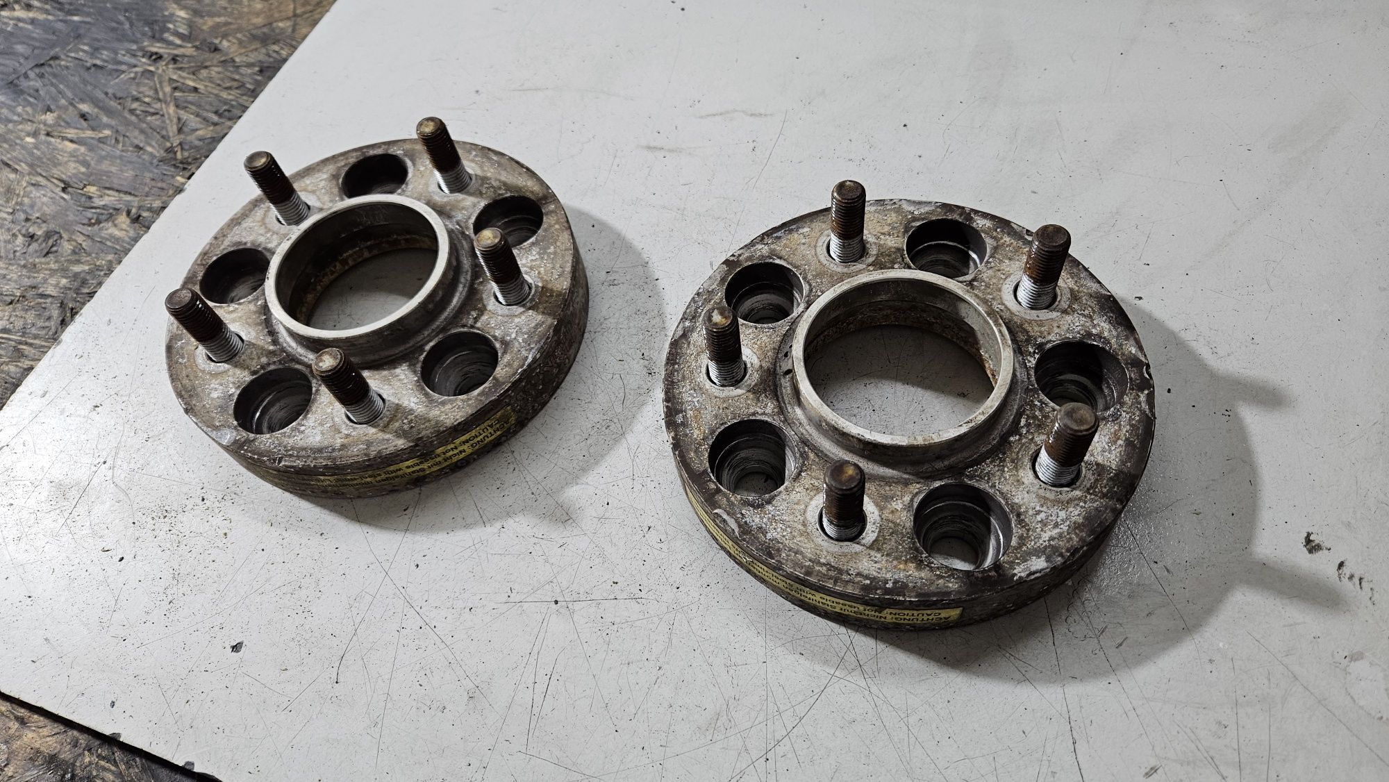 Dystanse adaptery 5x115 opel astra j IV 4 25mm 61mm