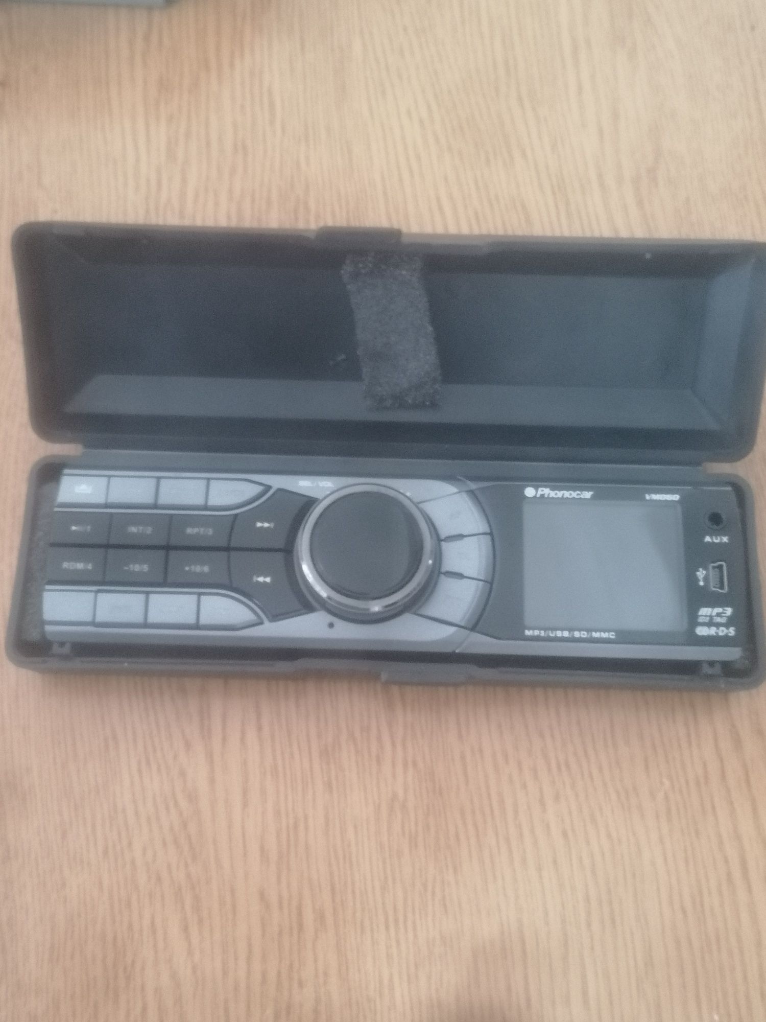 Auto-radio phonocar