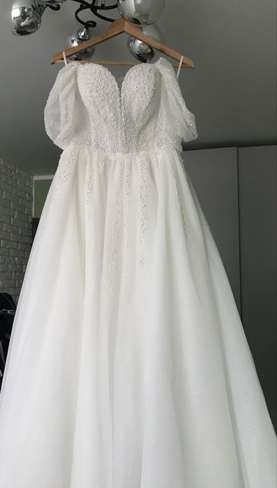 Ніжна весільна сукня
