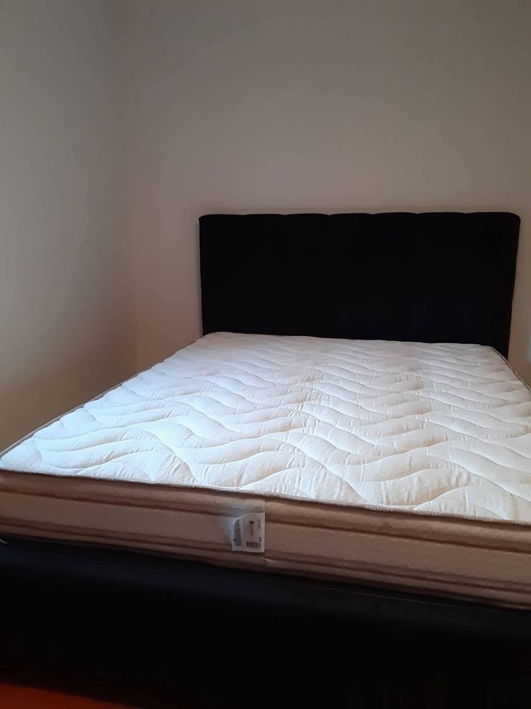 Cama da Jom com estrado e colchao