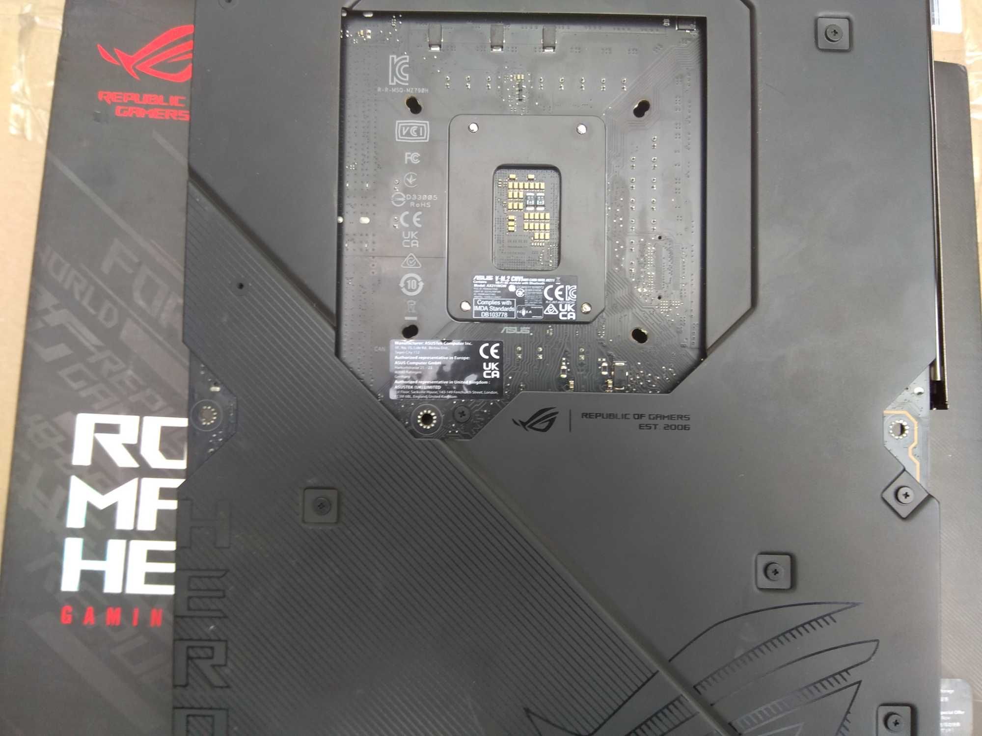 Материнська плата Asus ROG MAXIMUS Z790 HERO