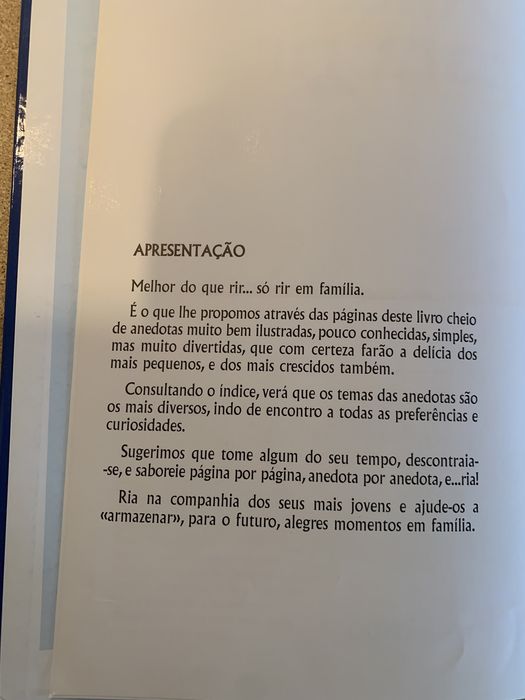 Livro “muitas anedotas para rir”