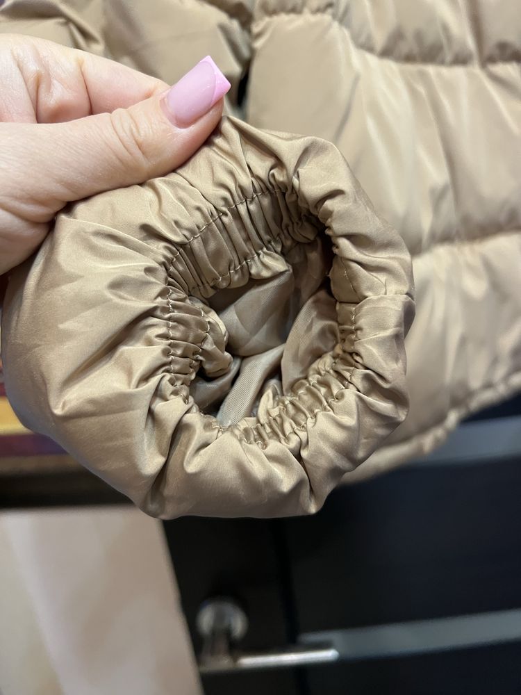 Продам куртку Stradivarius