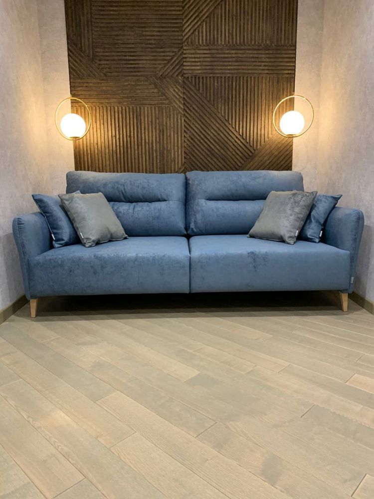 Раскладной диван на высоких ножках в скандинавском стиле  Belluno
