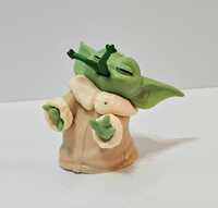 Gwiezdne Wojny, figurka Baby Yoda z żabą