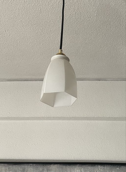 Candeeiro Suspenso Vintage em Vidro Opalino