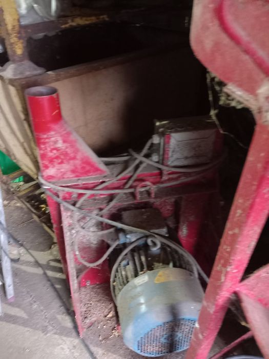 Mieszalnik pasz 2 tonowy