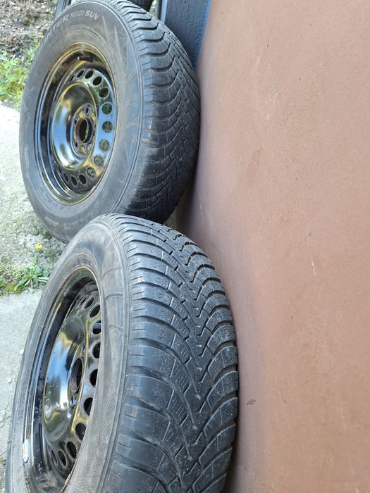 Felgi r16 rozstaw 5x114 z oponami zimowymi SUV
