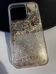 Oryginalne etui Guess Iphone 13 pro płynny brokat z emblematami