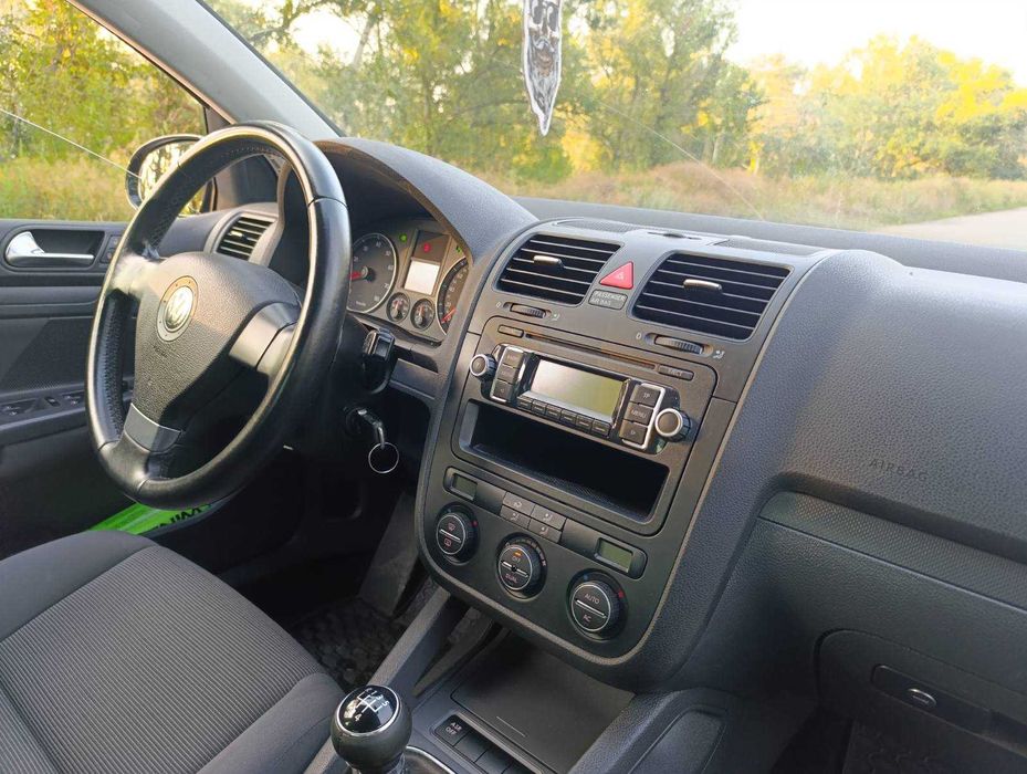 Volkswagen Golf 2008 1,6 МРІ