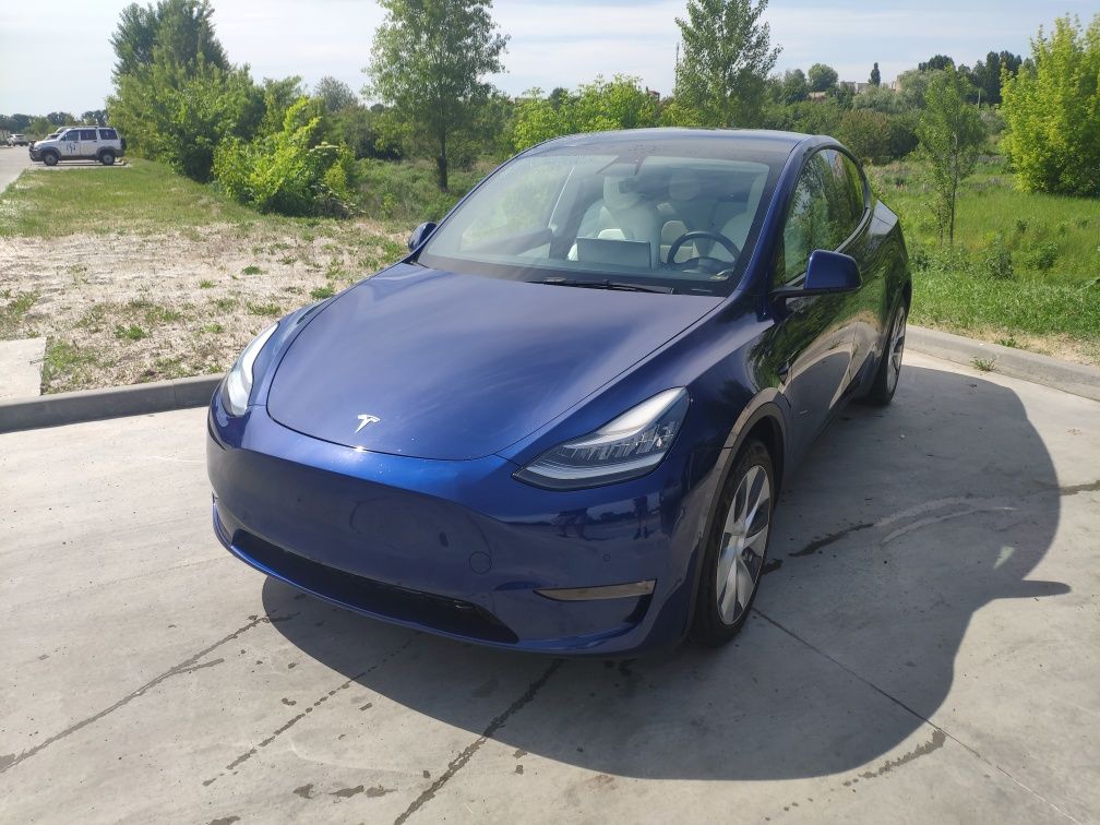 Tesla Model Y 2021