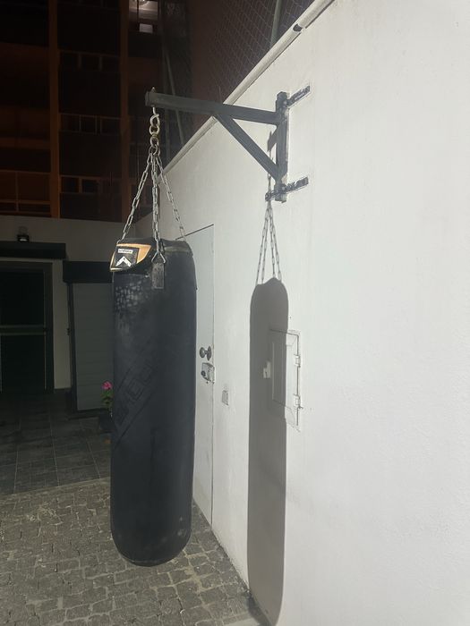 Saco de boxe outshock com suporte parede