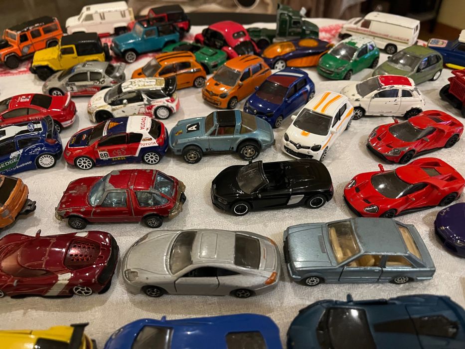 Lote 75 carros majorette corgi norev