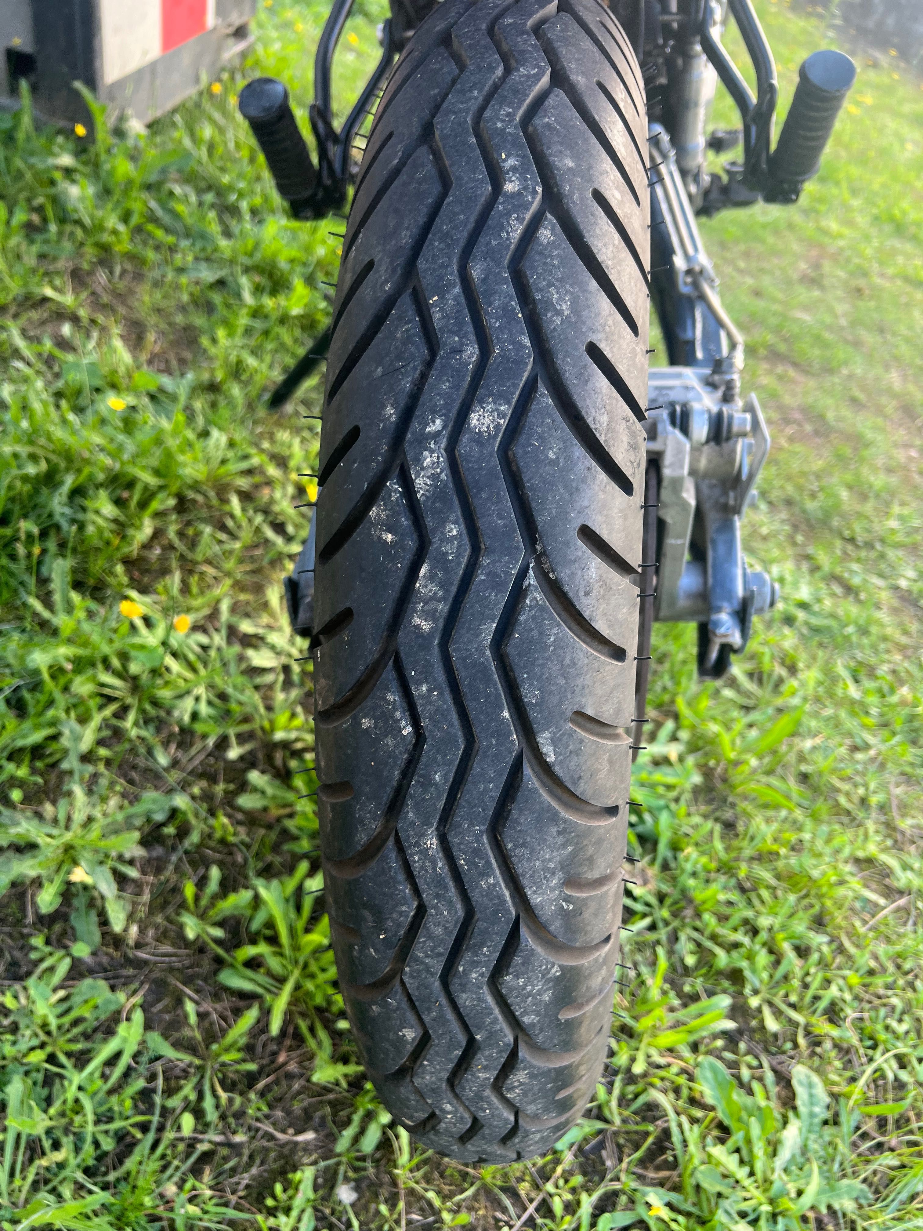 Pneus mota 21/18