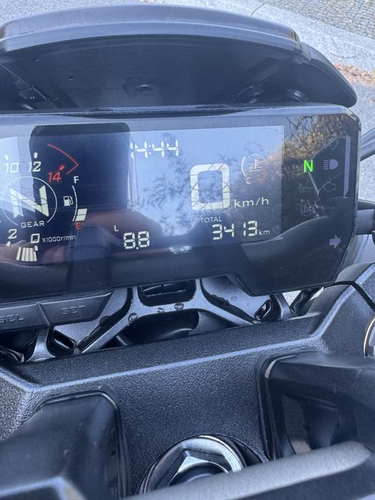 Honda CB650r preta