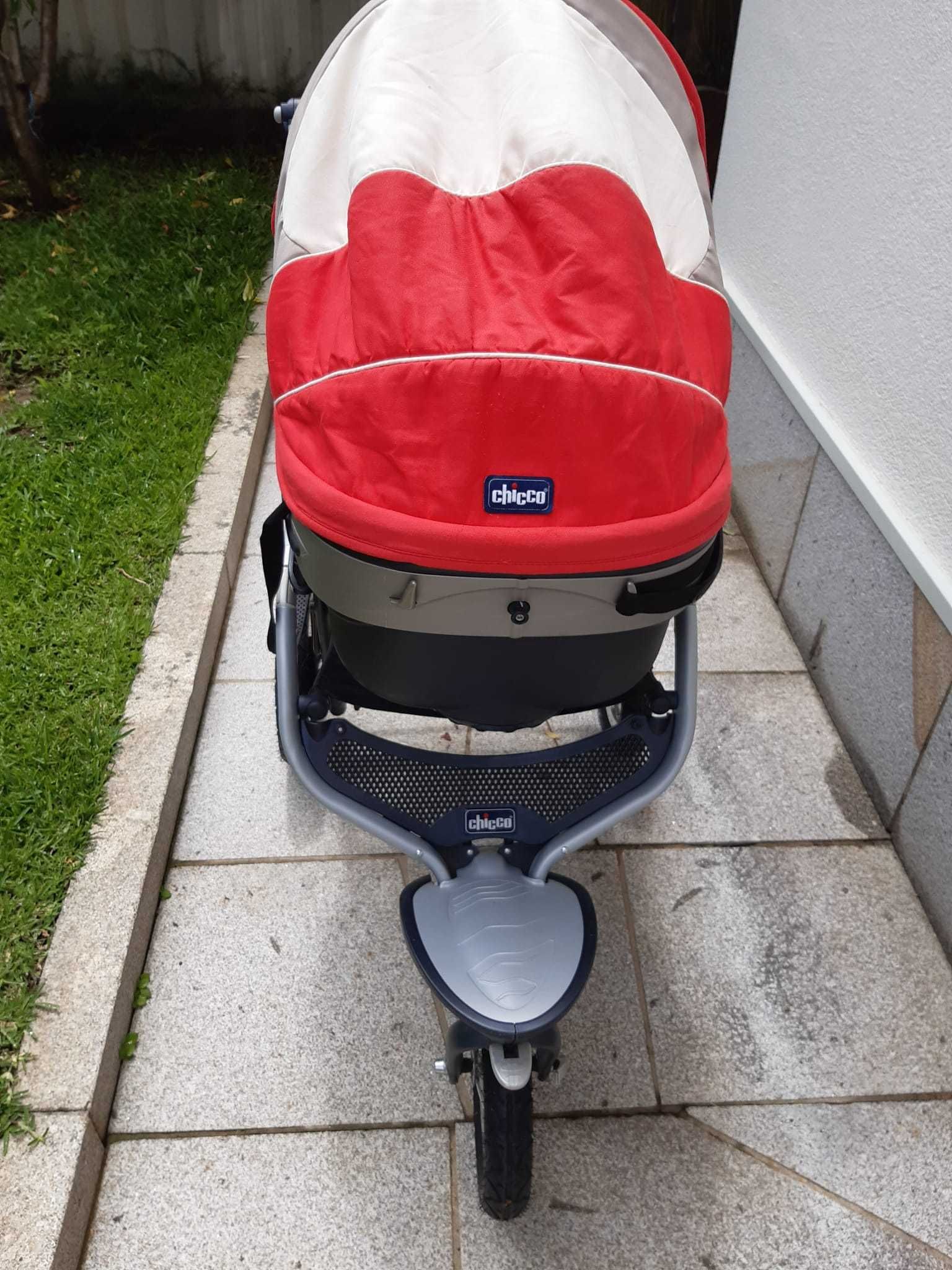 Carinho de bebé.