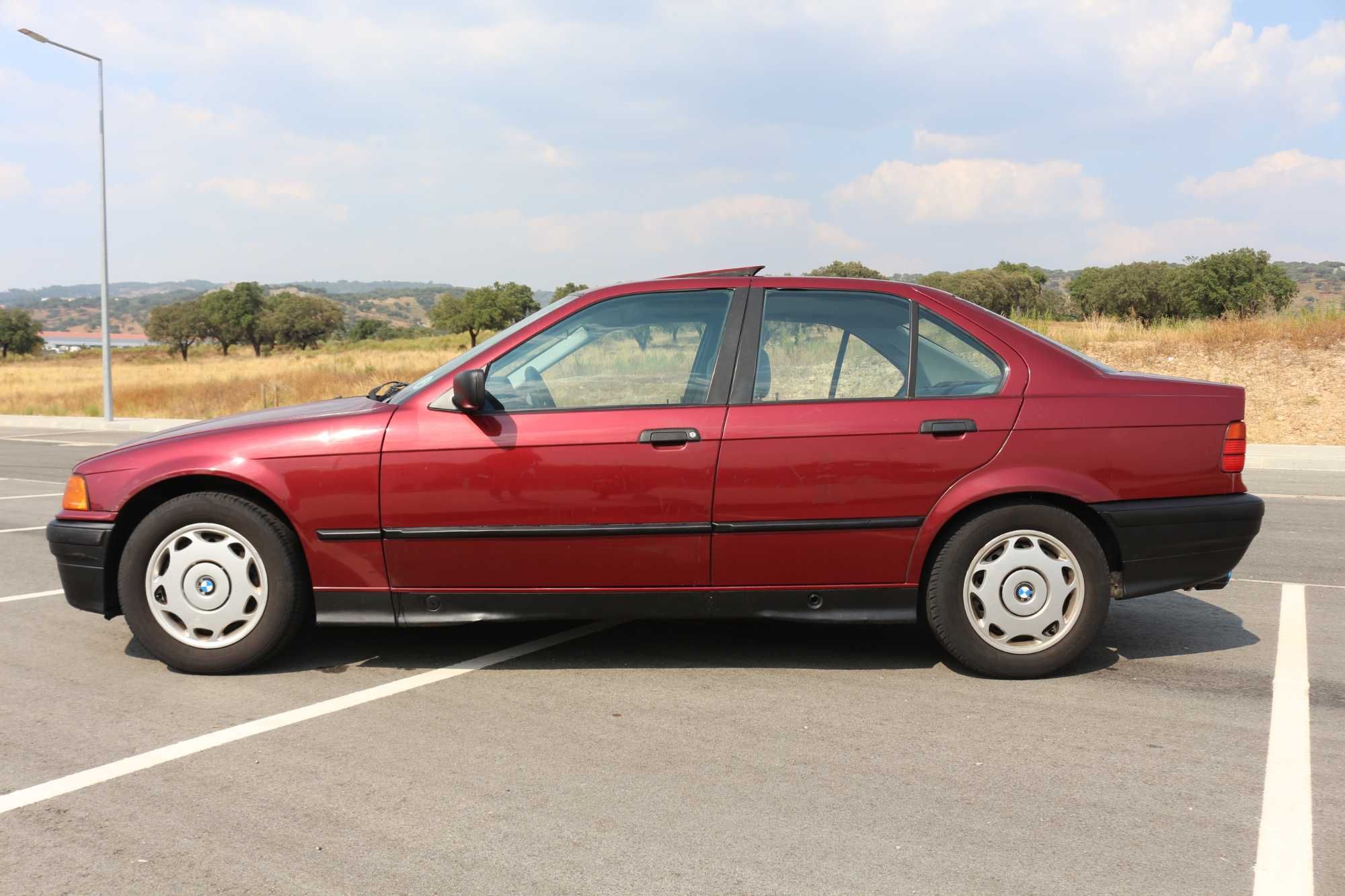 BMW E36 318i sedan