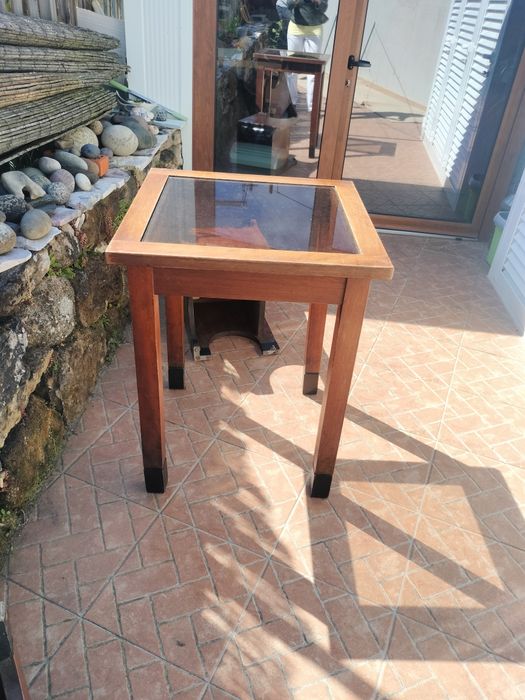 Mesa e 4 Cadeiras de Madeira Maciça