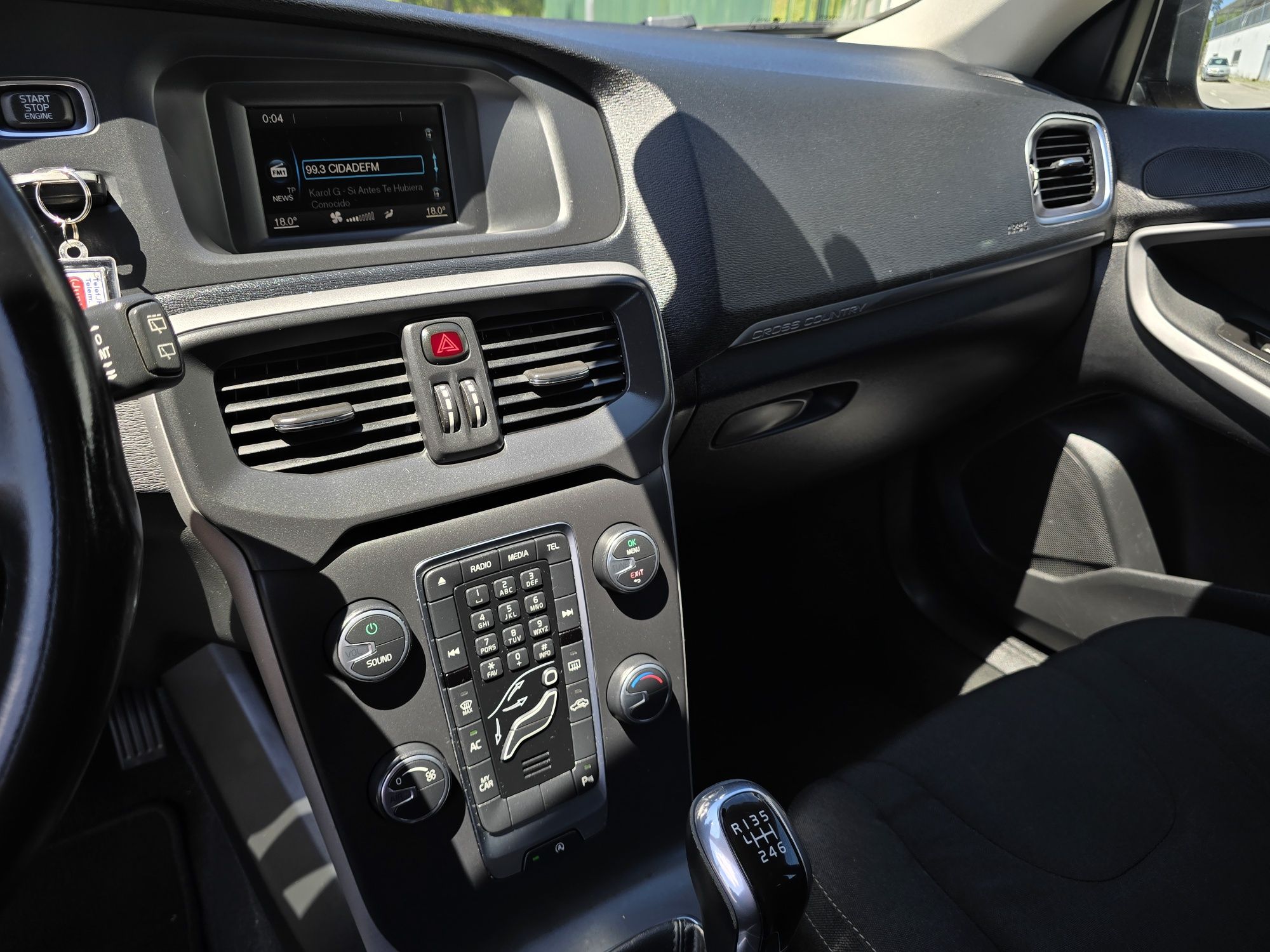 Volvo V40 1.6 D2 Cross Country 115cv Nacional 1 Dono Revisões na Marca