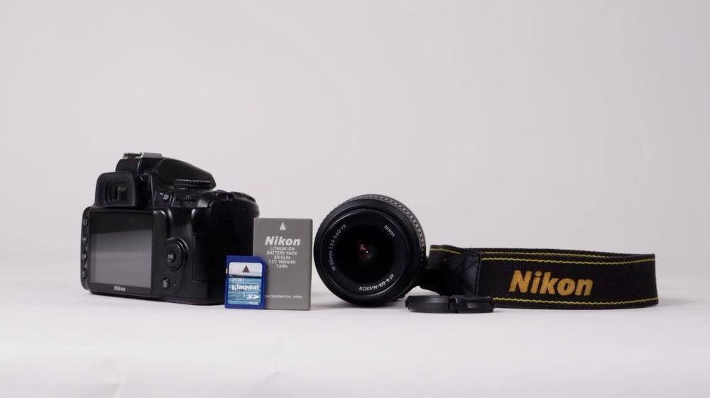 Nikon D3000повна комплектація