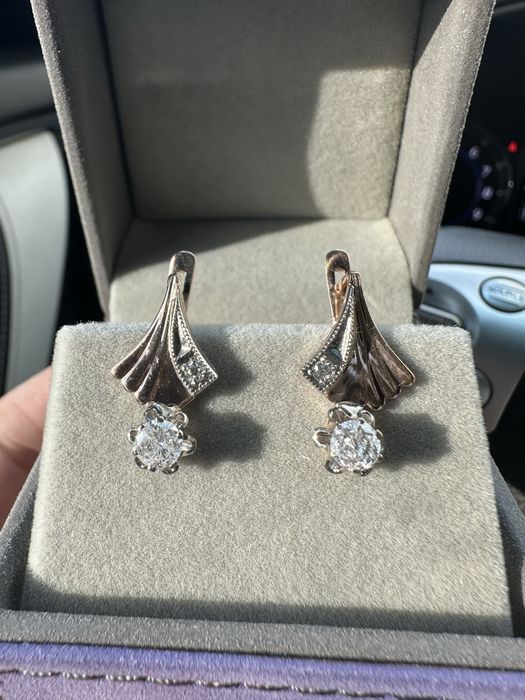 Золотые серьги с бриллиантами