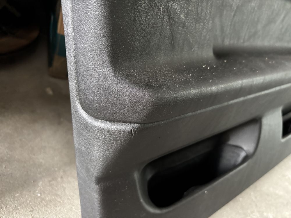 Boczki drzwi e36 coupe cabrio czarne czarna skora