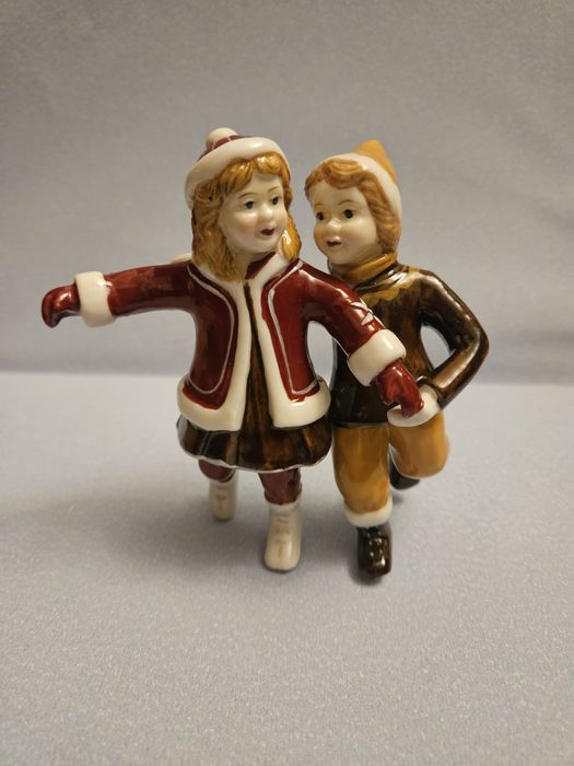 Villeroy&Boch figurka dzieci na łyżwach