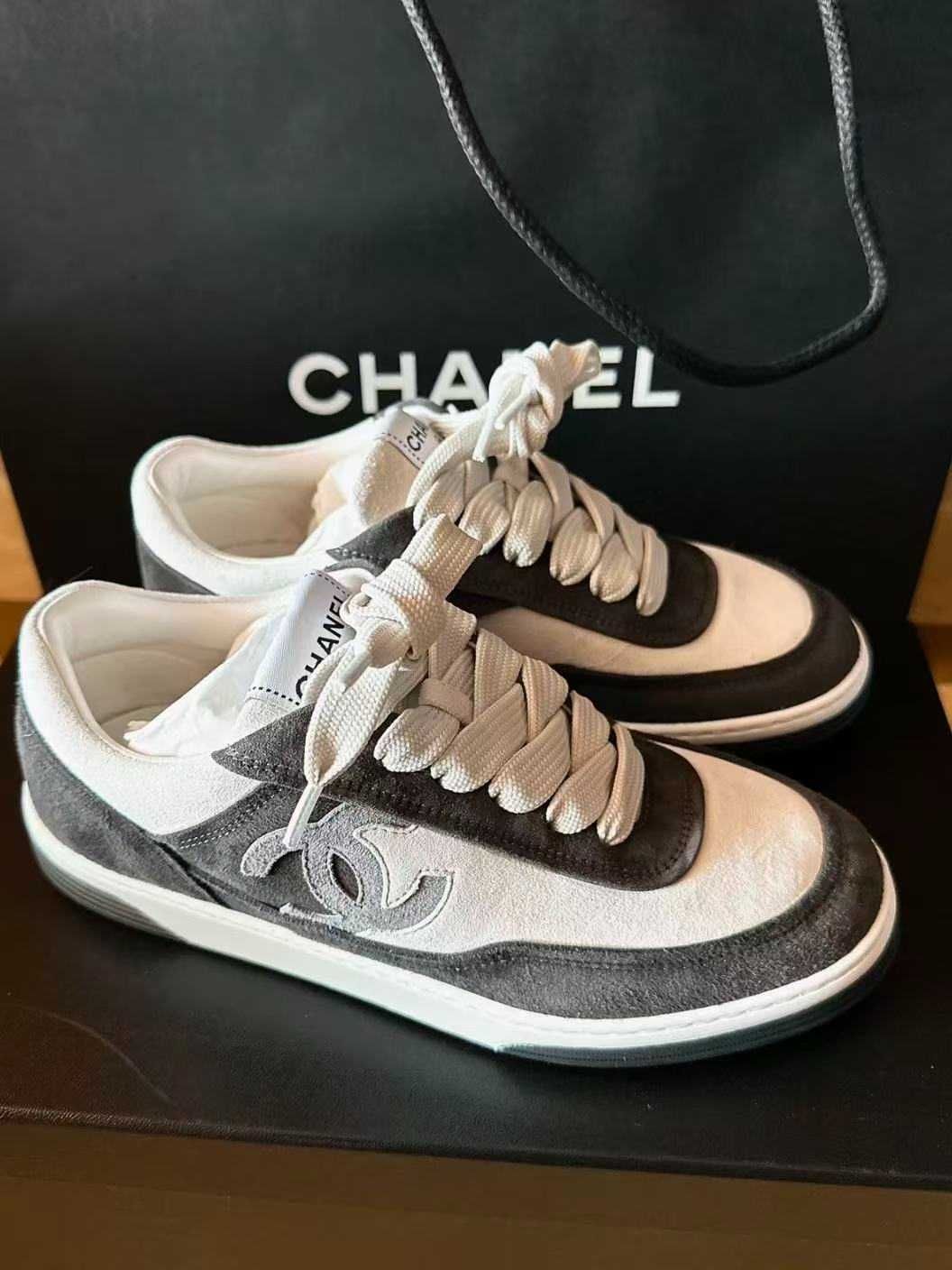 CHANEL, tênis de skate, novos e tamanho sob medida