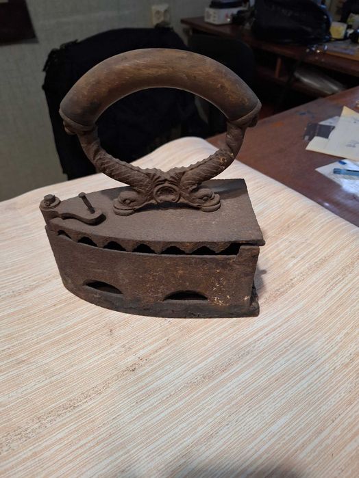 Утюг антикварный