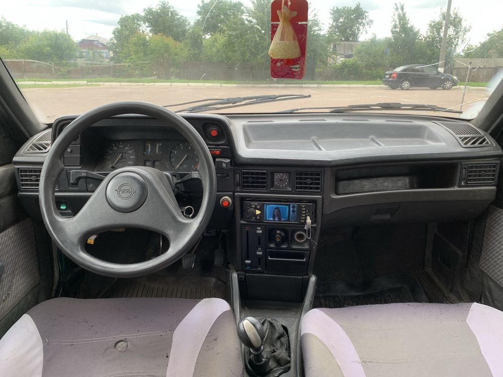 Opel kadett 1.4 газ/бенз