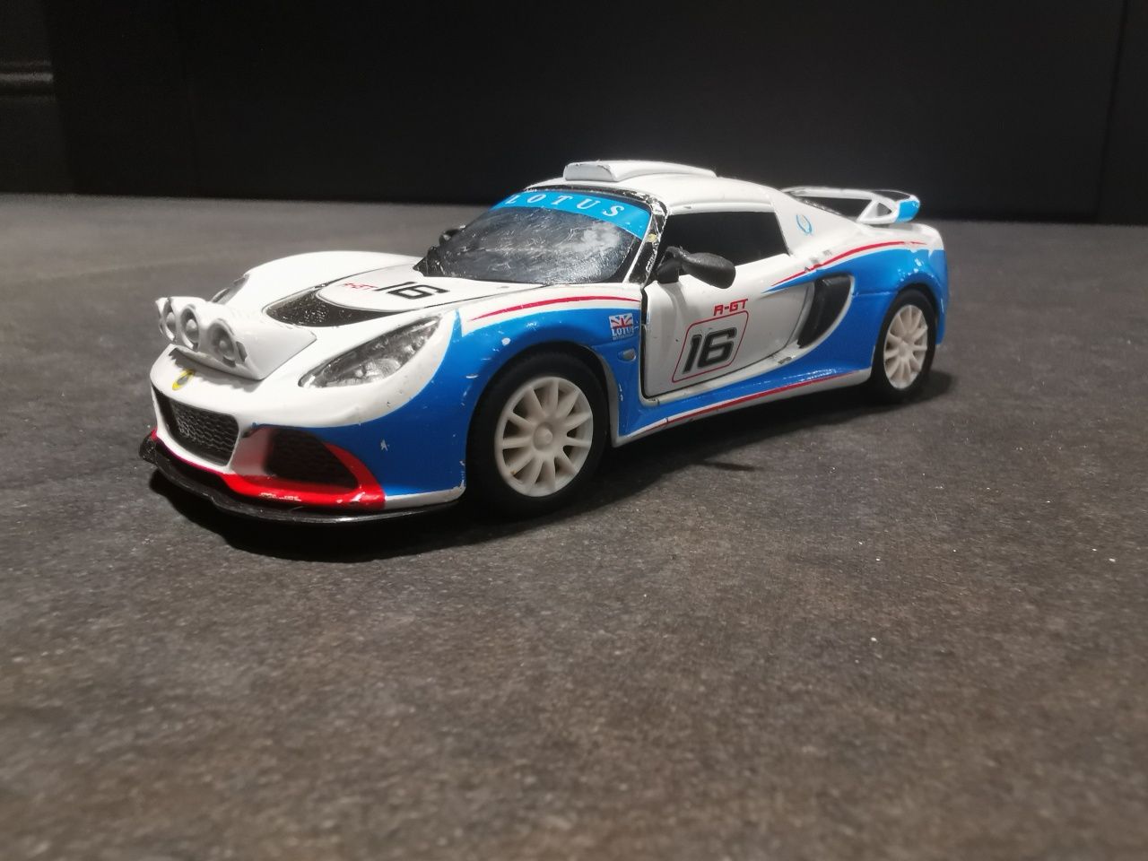 Lotus Exige Kinsmart 1:36