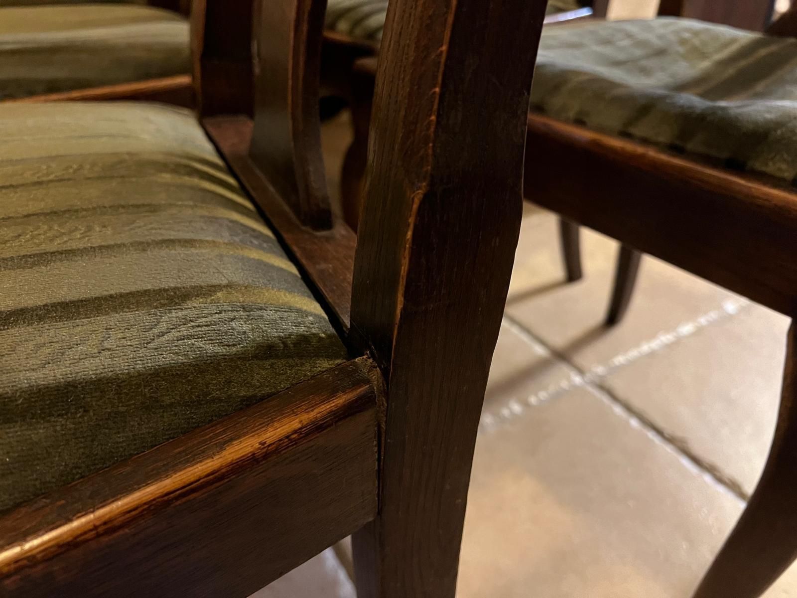 Stół drewniany z krzesłami antyk