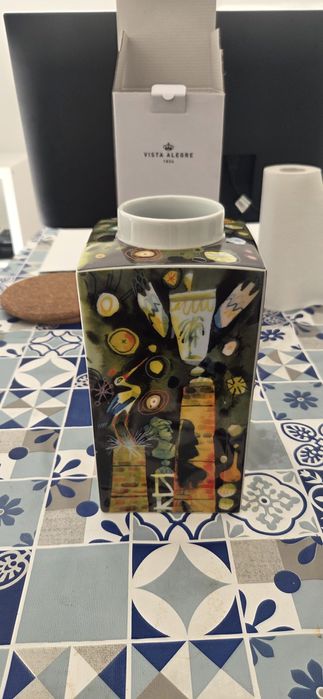 Jarra Vista Alegre da Coleção Cadernos de Viagem