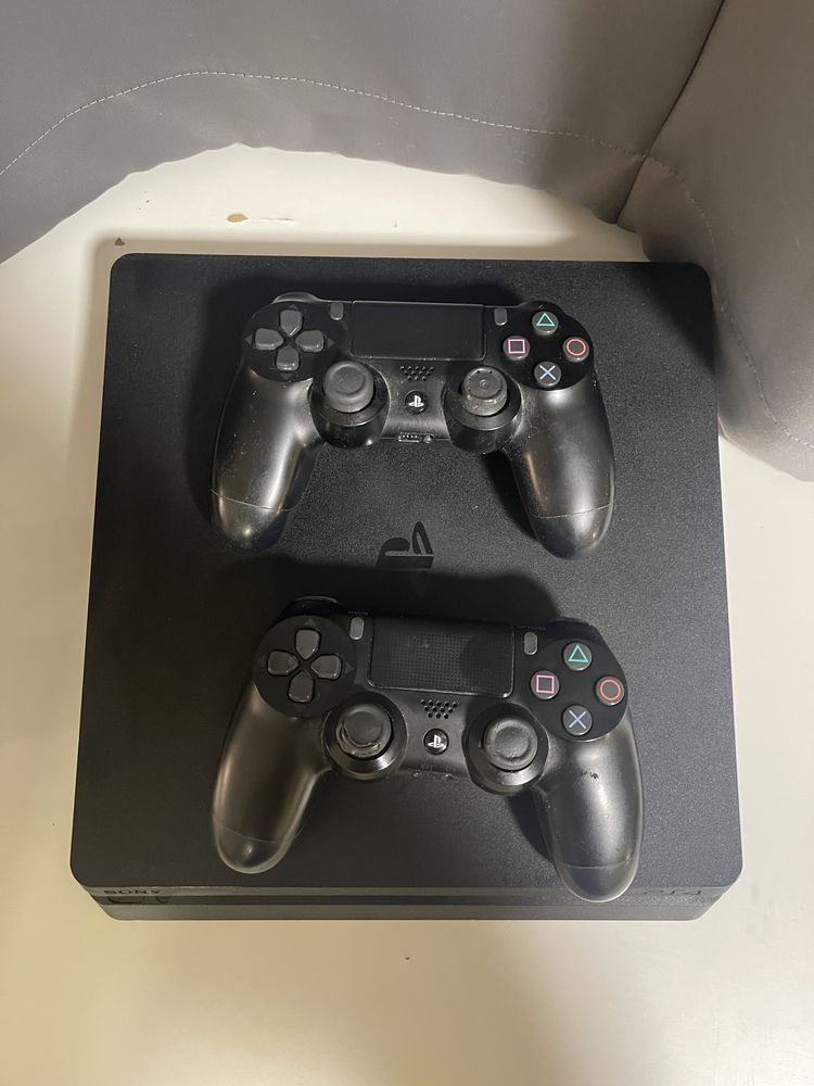 Продам Playstation 4